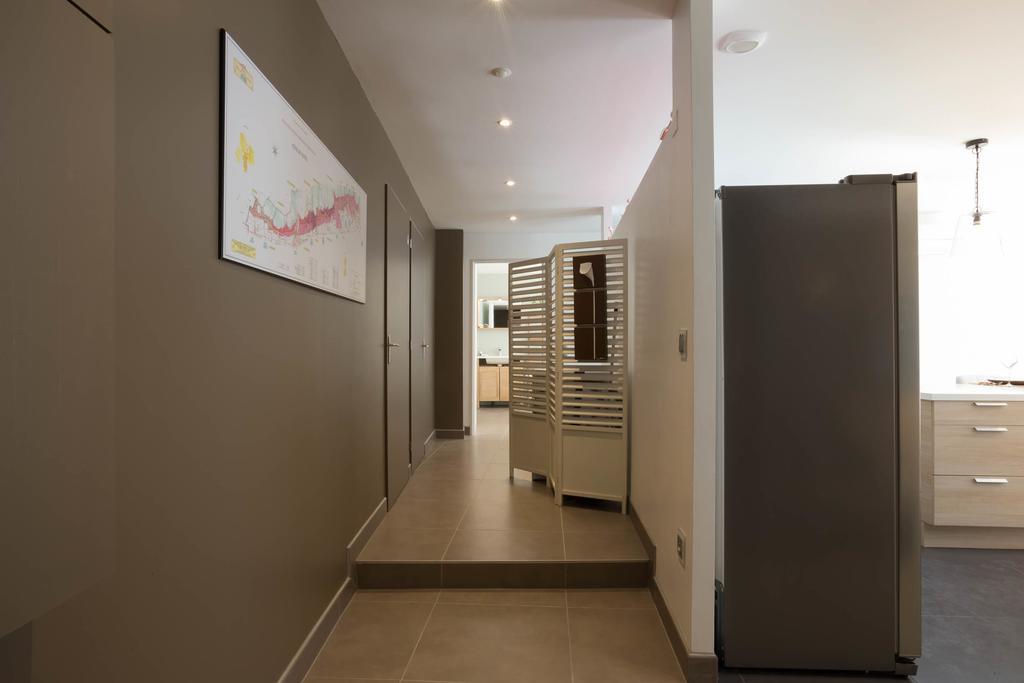 Le Pavean Beaune  Room photo